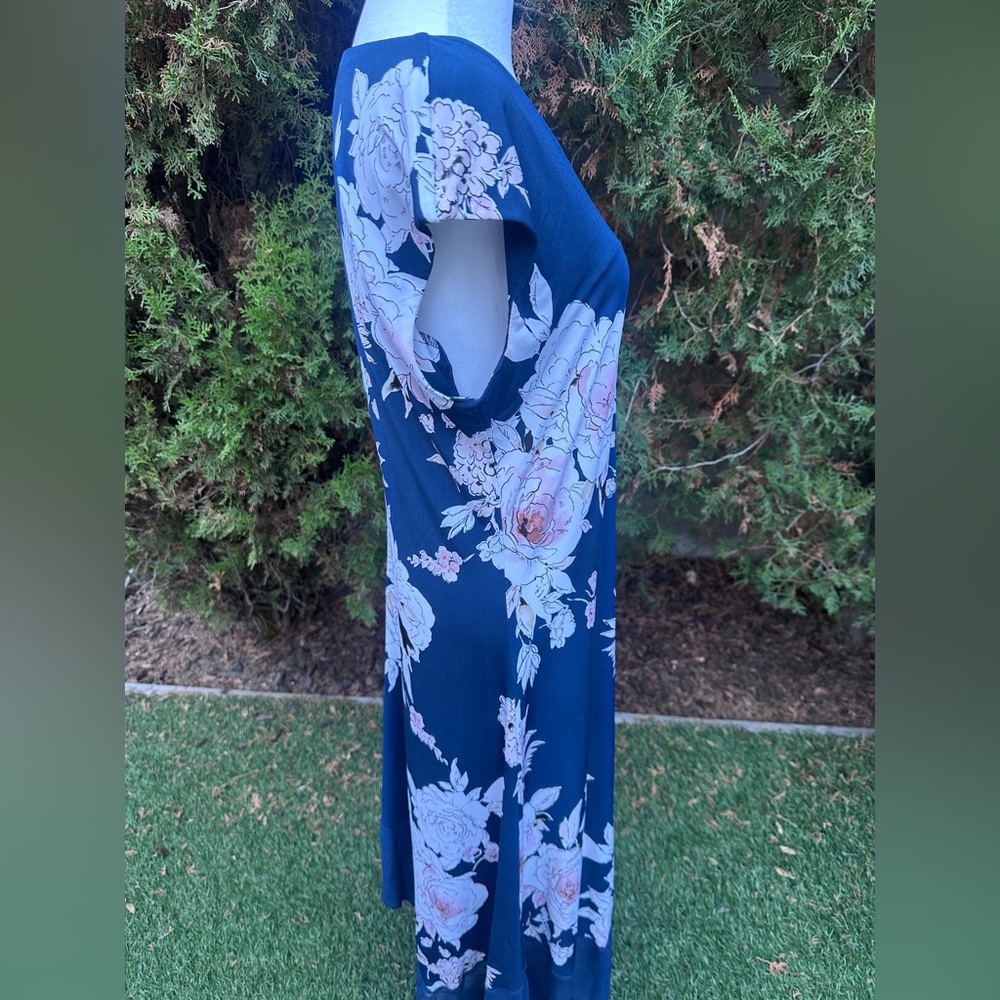 Women’s Luxology Floral Blue Midi Dress with Sheer Sharkbite Hem size 12 - Picture 2 of 9